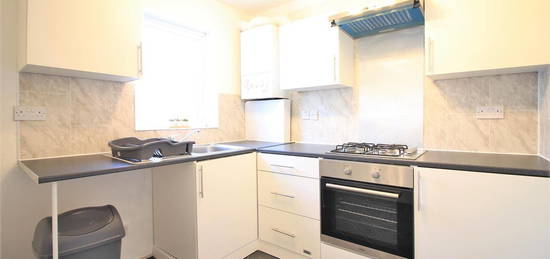 Flat to rent in Worton Road, Isleworth TW7