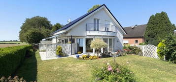 EFH aus 1998, 3 Zimmer, ca. 163 m² Wfl., 733 m² Grund, Gartenhaus, Garage, Vollkeller in Rethwisch