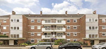 Flat to rent in Courtlands, Sheen Road, Richmond TW10