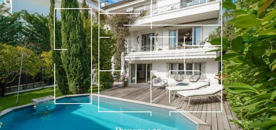 Villa 10 pièces 360 m²