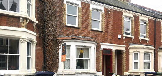 6 bedroom terraced house