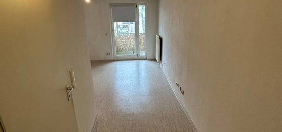 Schönes 1-ZKB Appartement mit Balkon und Stellplatz