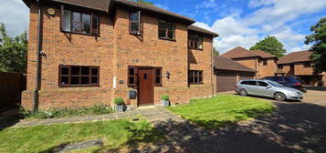 5 bedroom detached house