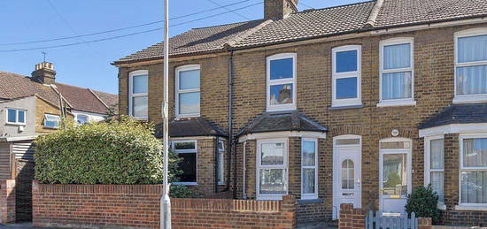 Terraced house to rent in Shortlands Road, Sittingbourne, Kent ME10