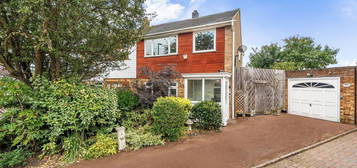 3 bed semi-detached house for sale