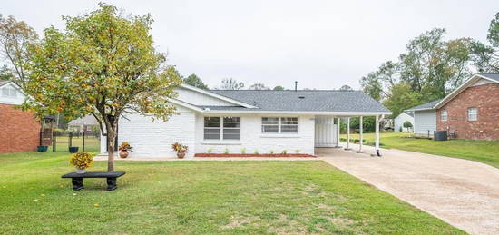 858 E Jordan Avenue Ext, West Point, MS 39773