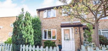 2 bed end terrace house to rent