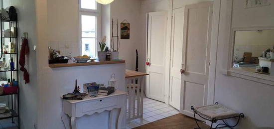 Studio meublé  à louer, 1 pièce, 24 m², Étage 1/4