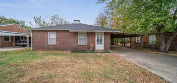 316 SE 4th St, Pryor, OK 74361