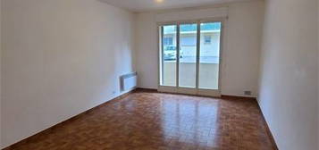 Appartement  à louer, 3 pièces, 2 chambres, 59 m²