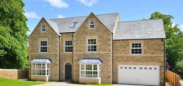 6 bedroom detached house for sale