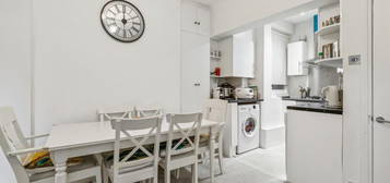 3 bedroom flat for sale