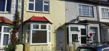 Terraced house to rent in Seaview Road, Gillingham ME7