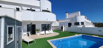 Casa adosada en Cala de Finestrat, Finestrat