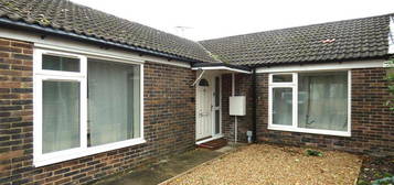 1 bedroom semi-detached house to rent