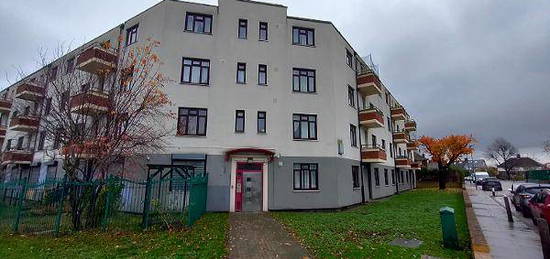 3 bedroom flat for sale