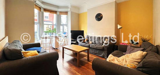 6 bedroom terraced house