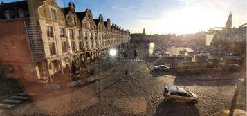 Magnifique appartement grand place vue beffroi