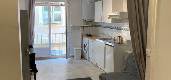 Studio 26 m² Aix centre quartier mairie