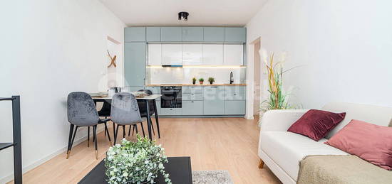 Prodej bytu 4+kk 74 m², Lešenská, Praha