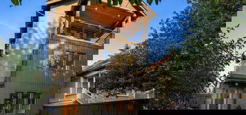 1954 5th Ave W, Seattle, WA 98119