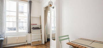 Studio de 12 m2 en vente à Paris 15e - Idéal pour investisseurs