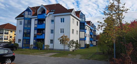 Renovierte 3-Raumwohnung mit Balkon und Stellplatz