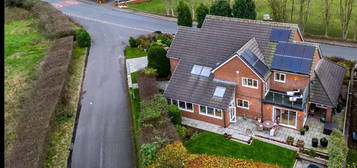 5 bed detached house for sale