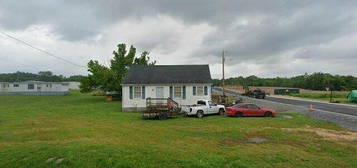 401 Dover St, Shelbyville, TN 37160