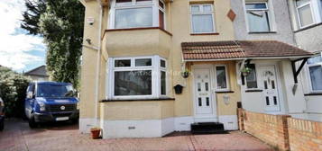 5 bed semi-detached house to rent