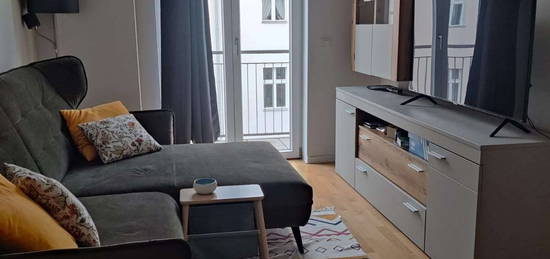 Cozy, Fully Furnished Apartment with Balcony in Kreuzberg-Neukolln – Available for Dec & Jan