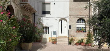 Casa indipendente in vendita in via Guglielmo Marconi, 9