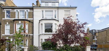 Flat for sale in Stormont Road, London SW11