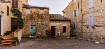 Quadrilocale da ristrutturare, su più livelli, Centro, Montecosaro