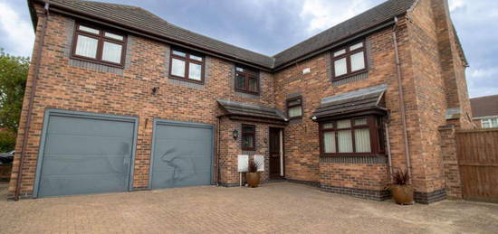 5 bedroom detached house for sale