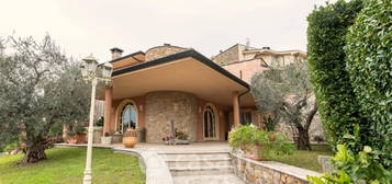 Villa in Via I Maggio