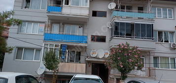 BALIKESİR BAHÇELİEVLER MAH. MERKEZİ KONUMDA EŞYALI 2+1 DAİRE