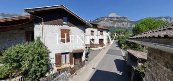 MAISON DE VILLAGE + TERRAIN CONSTRUCTIBLE