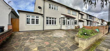 5 bedroom semi-detached house for sale