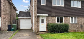 3 bed semi-detached house to rent