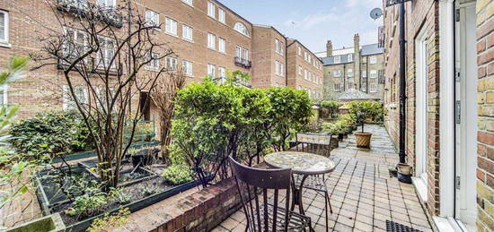 Flat for sale in Daventry Street, London NW1