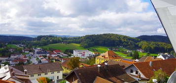 Nach Renovierung: Teilmöblierte 2-Zimmer-Dachgeschosswohnung in Fürstenstein