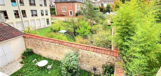 Appartement 2 pièces de 35 m2 avec balcons et box à vendre à Poissy au prix de 165000 euros