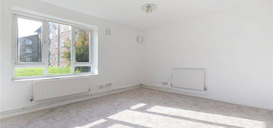 Flat for sale in Leigham Court Road, London SW16