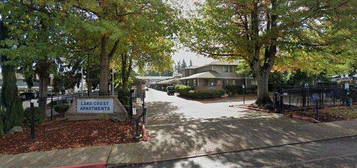 Lake Crest Apartments, Portland, OR 97267