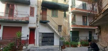 Appartamento su due piani in vendita in via Venezia, 15