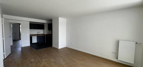 Appartement  à louer, 4 pièces, 3 chambres, 85 m²