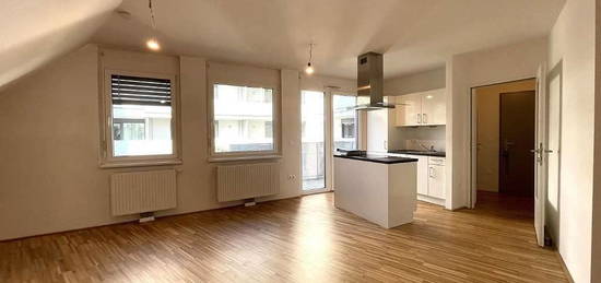 Coole Loft-Wohnung mit 5,5m² großem Balkon