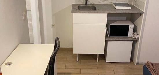 Studio/Chambre chez habitant 16m2 avec sdb et kitchenette privative