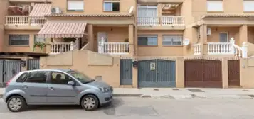 Casa adosada en calle de Bellavista